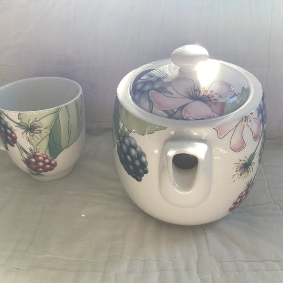 VINTAGE PORTMEIRION (DISCONTINUED PATTERN) EDEN FRUITS PORCELAIN TEAPOT AND MUG - Picture 4 of 11